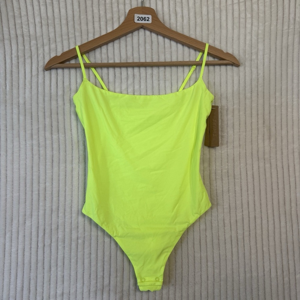 SKIMS Fits Everybody Cami Thong Bodysuit in Green Highlighter Size Small NWT $60